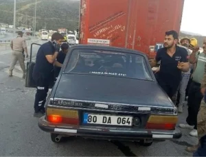 Mersin’de otomobilin tıra çarpması sonucu 1 kişi öldü, 1 kişi yaralandı