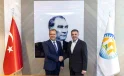 Mersin Büyükşehir Belediye Başkanı Vahap Seçer, Mezitli Belediye Başkanı Ahmet Serkan Tuncer’i ziyaret etti